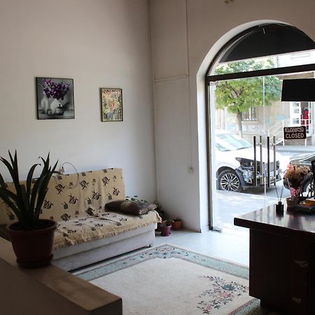 Hostel Near The Square Tbilisi Bagian luar foto