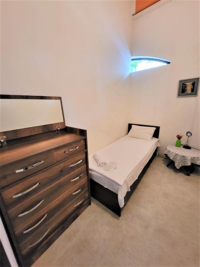 Hostel Near The Square Tbilisi Bagian luar foto