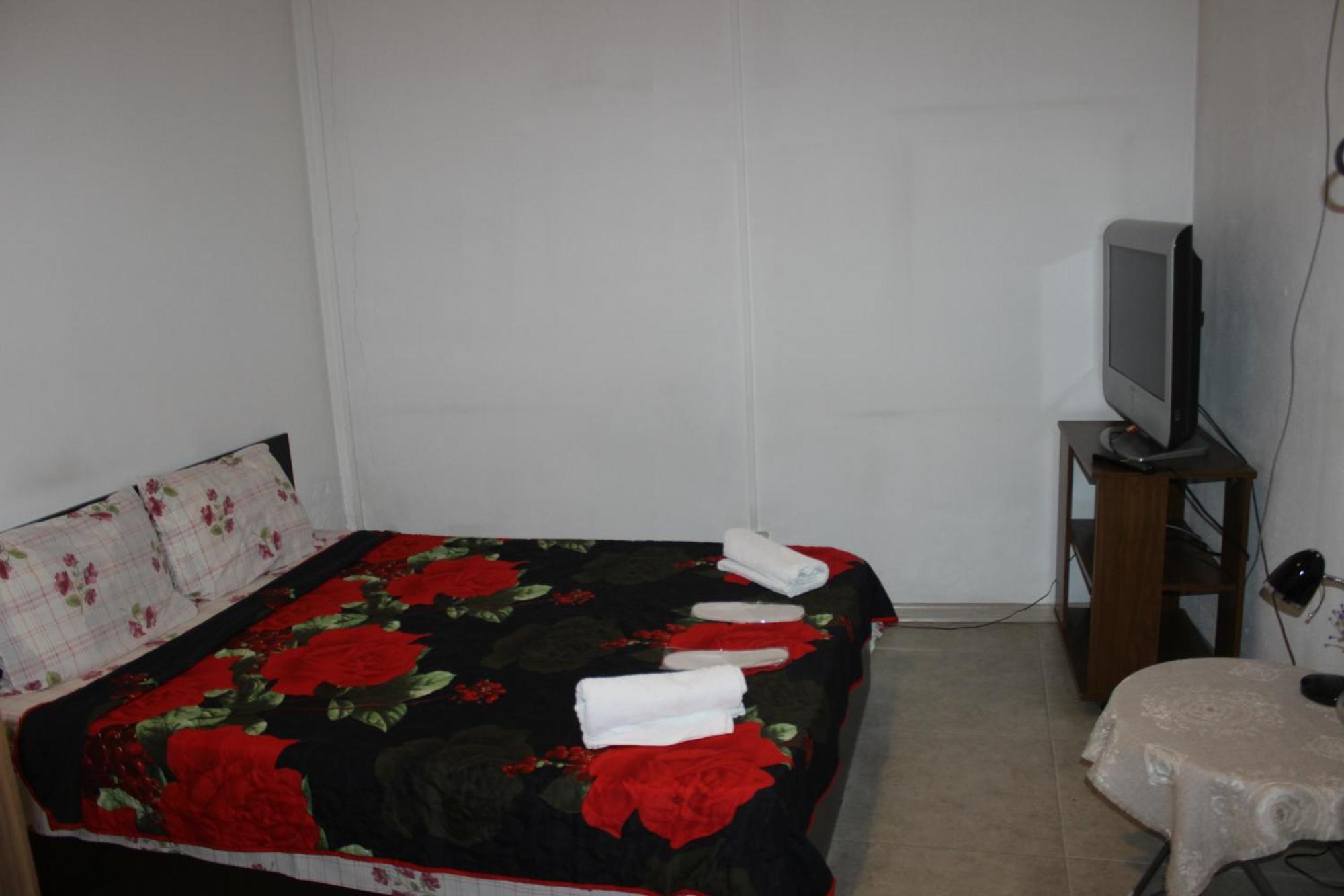 Hostel Near The Square Tbilisi Bagian luar foto