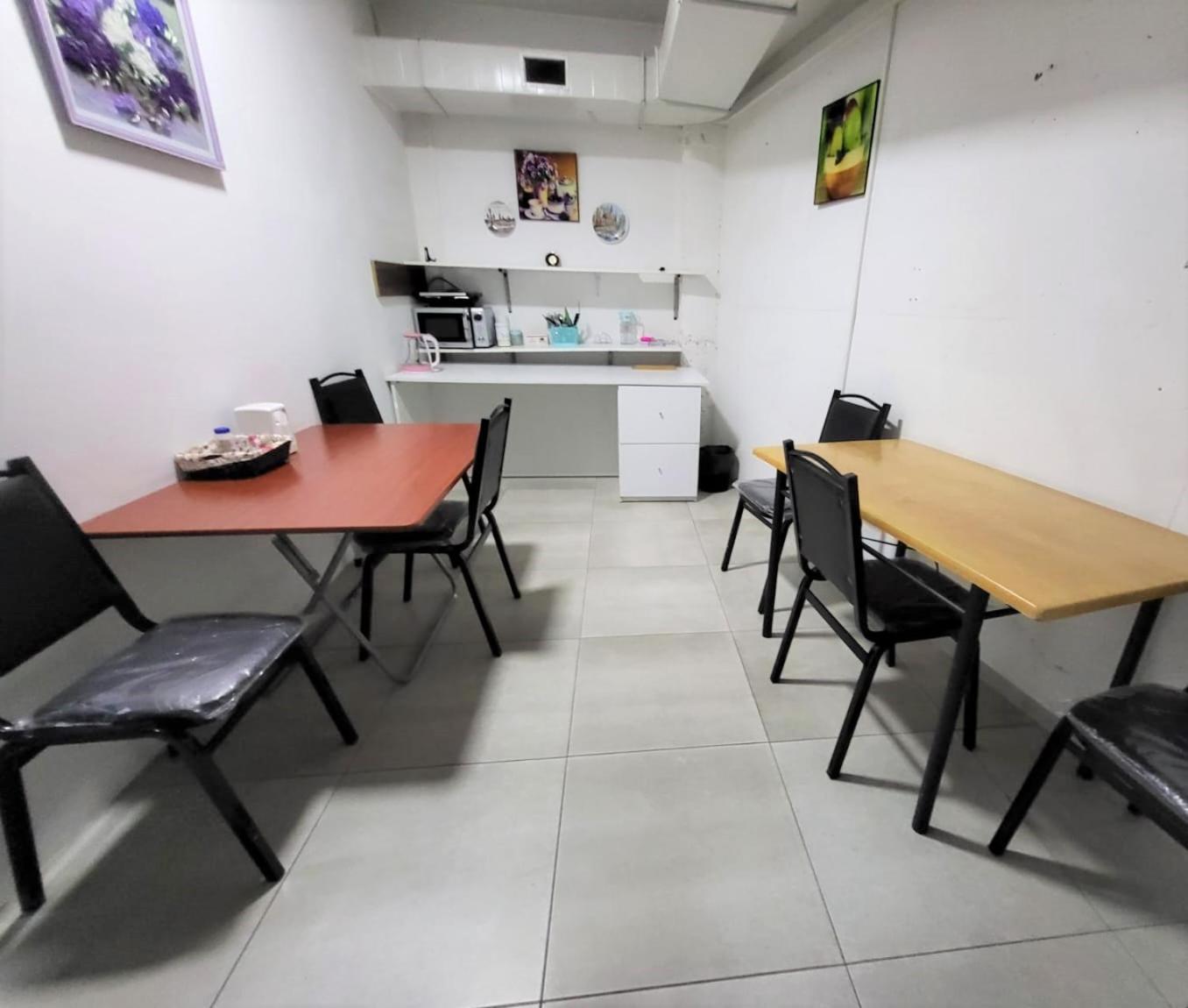 Hostel Near The Square Tbilisi Bagian luar foto