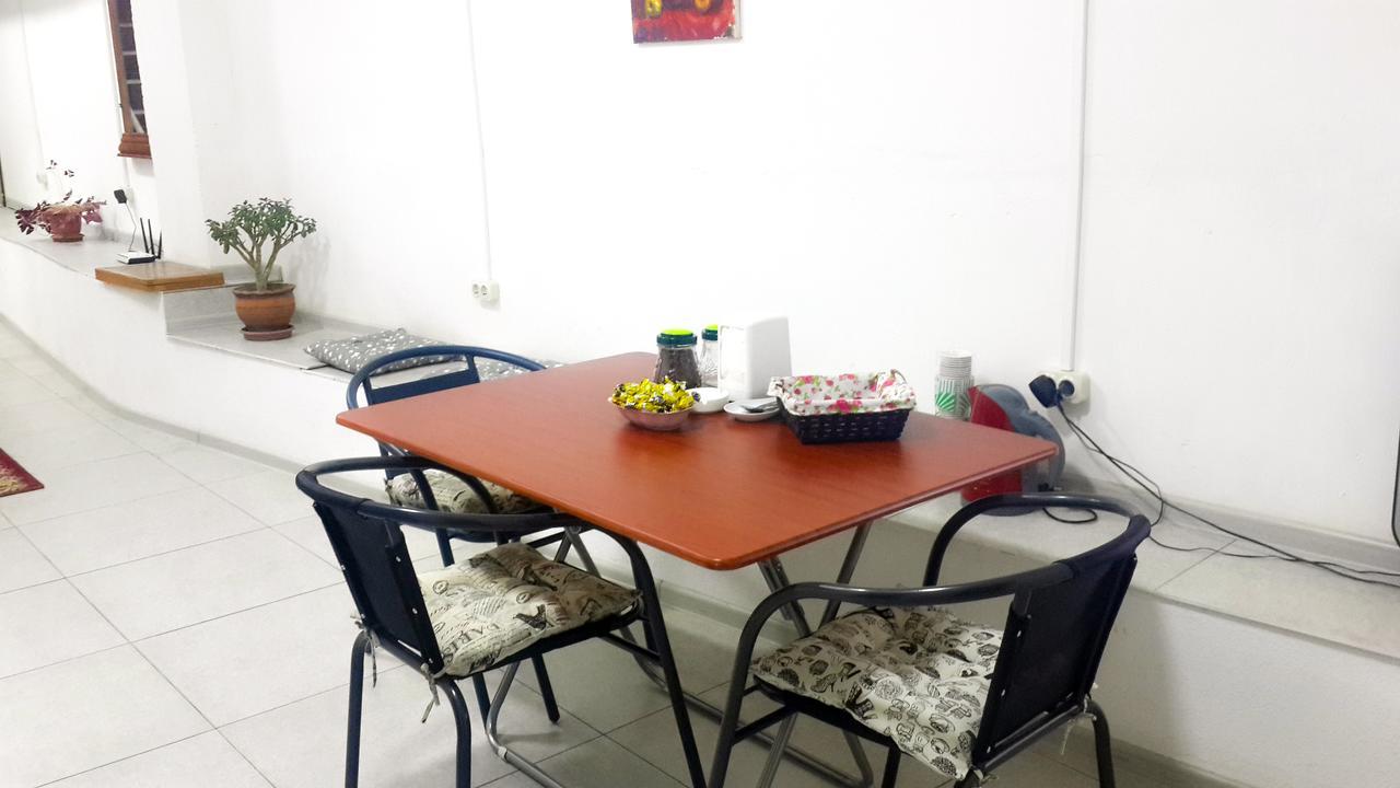 Hostel Near The Square Tbilisi Bagian luar foto