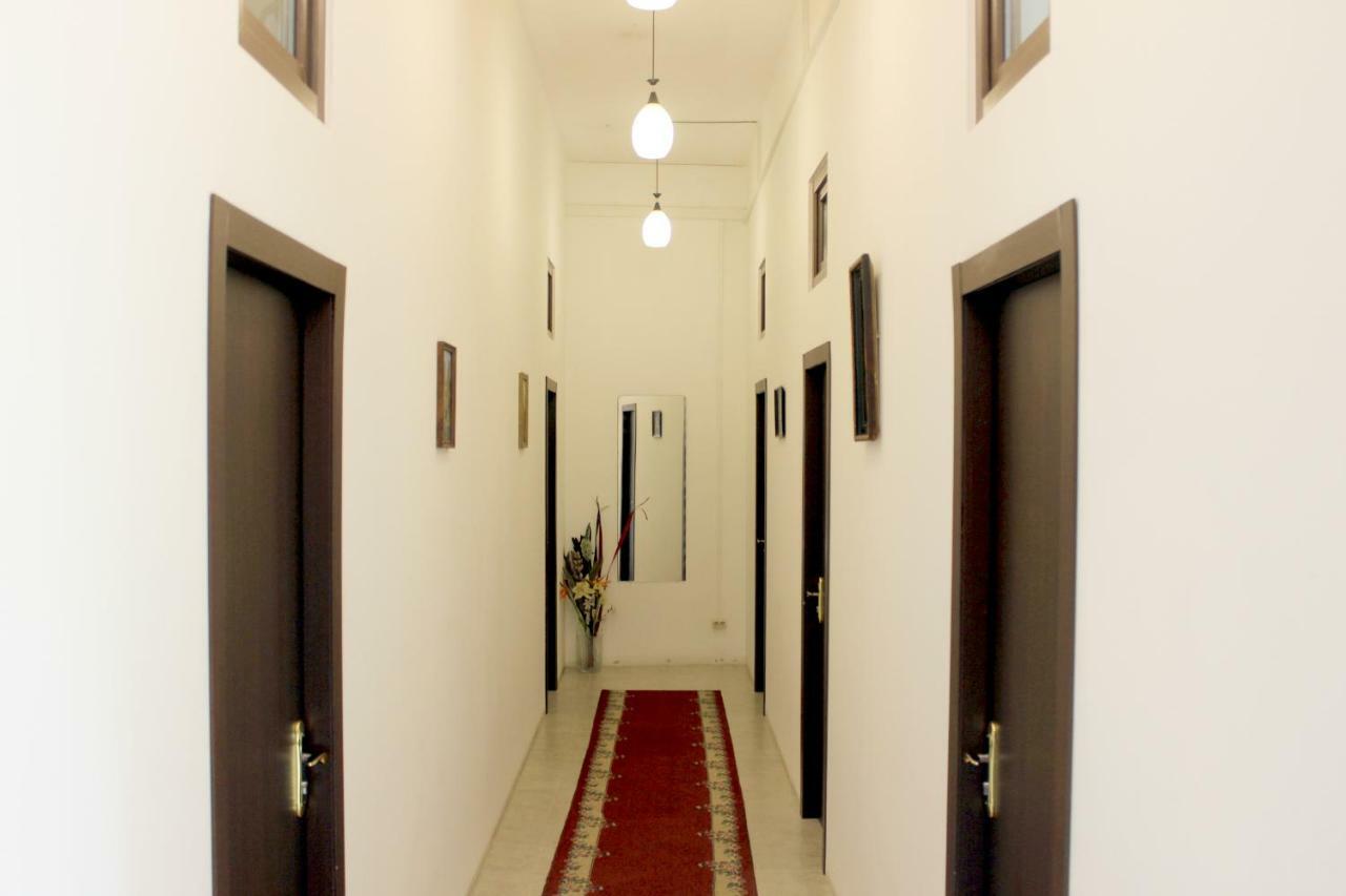 Hostel Near The Square Tbilisi Bagian luar foto
